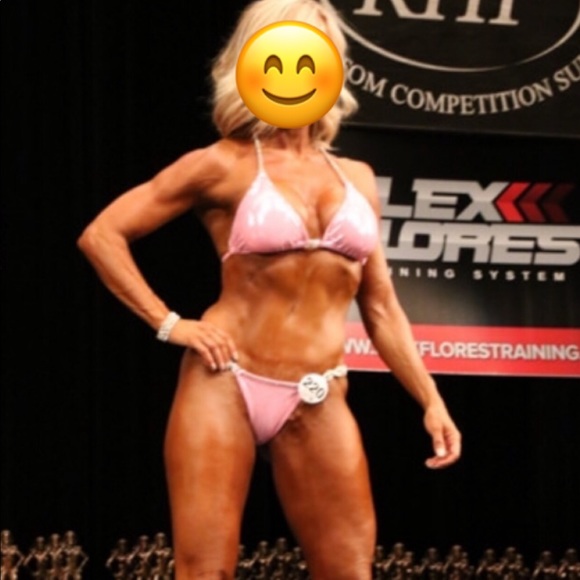 Competition Bikini - Picture 6 of 7